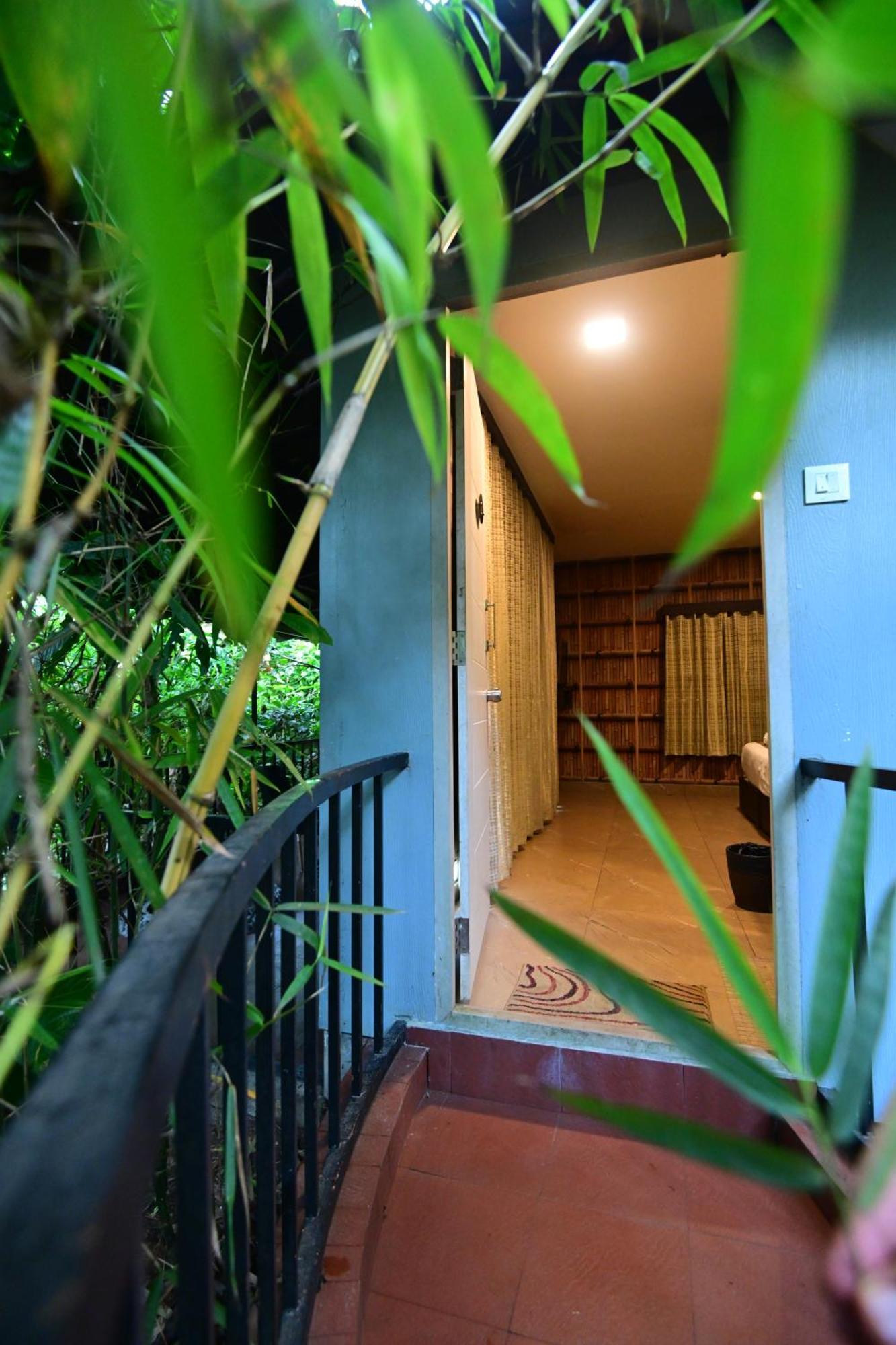 Hotel Misty Rain Estate à Madikeri Extérieur photo